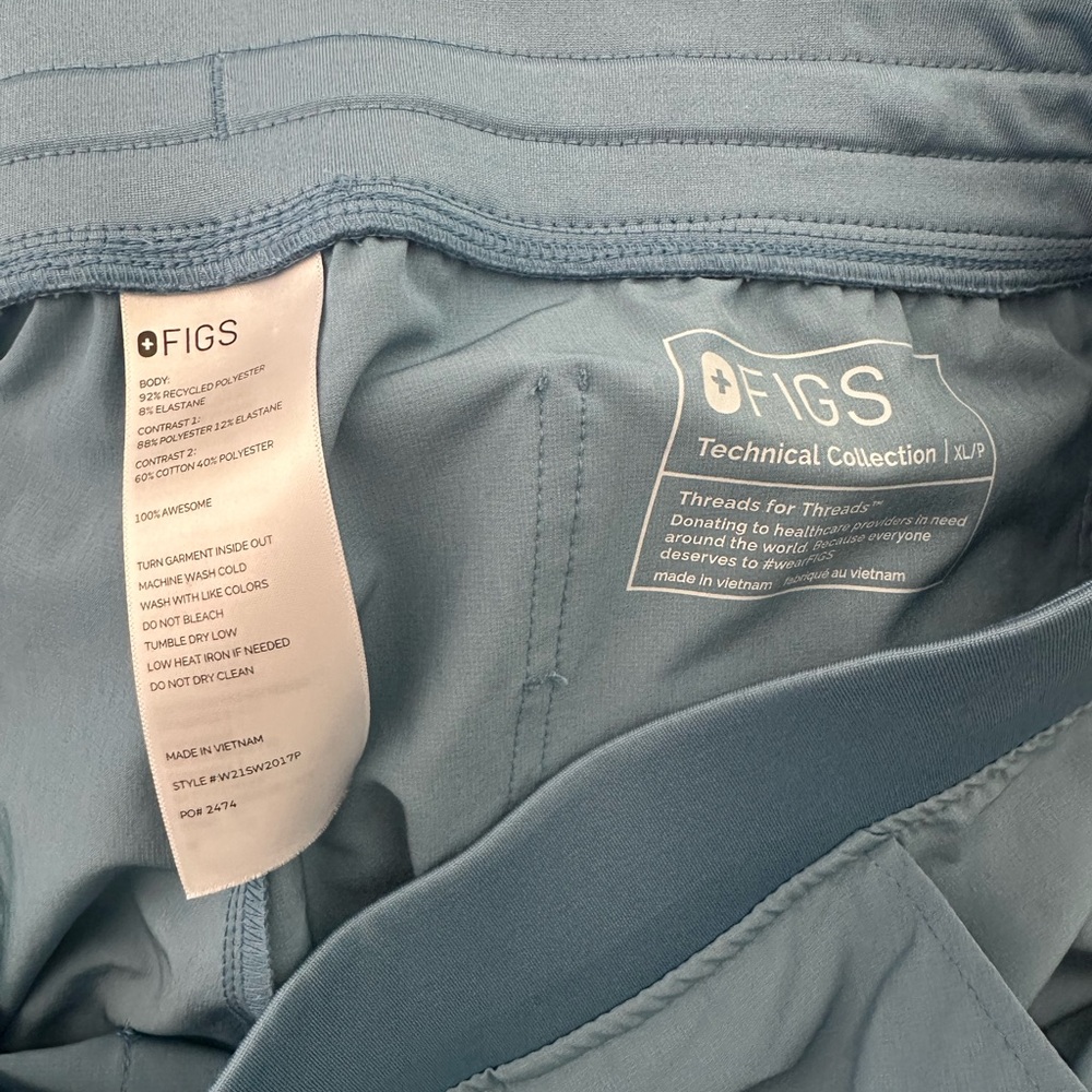 Figs Blue women’s scrub set. - Picture 3 of 3